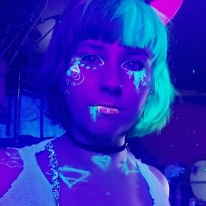 Meet your Posher, Shania